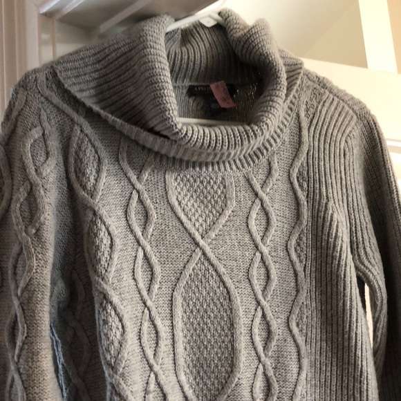 Maternity A Pea in the Pod gray sweater - Picture 2 of 7